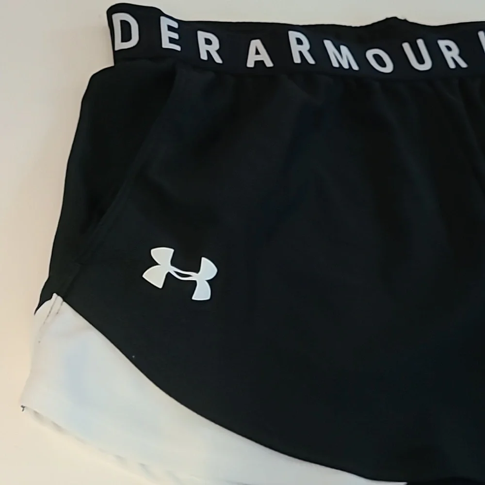 Under Armour Athletic Shorts‎ Size M